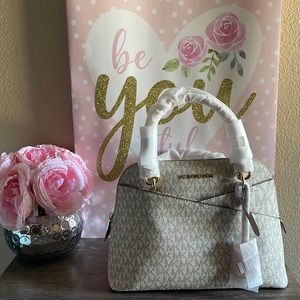 Michael Kors purse⭐️New, authentic